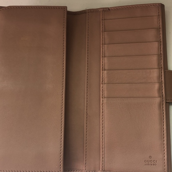 Gucci Long Wallet Rose with Gold Gucci Heart EUC - Picture 9 of 15